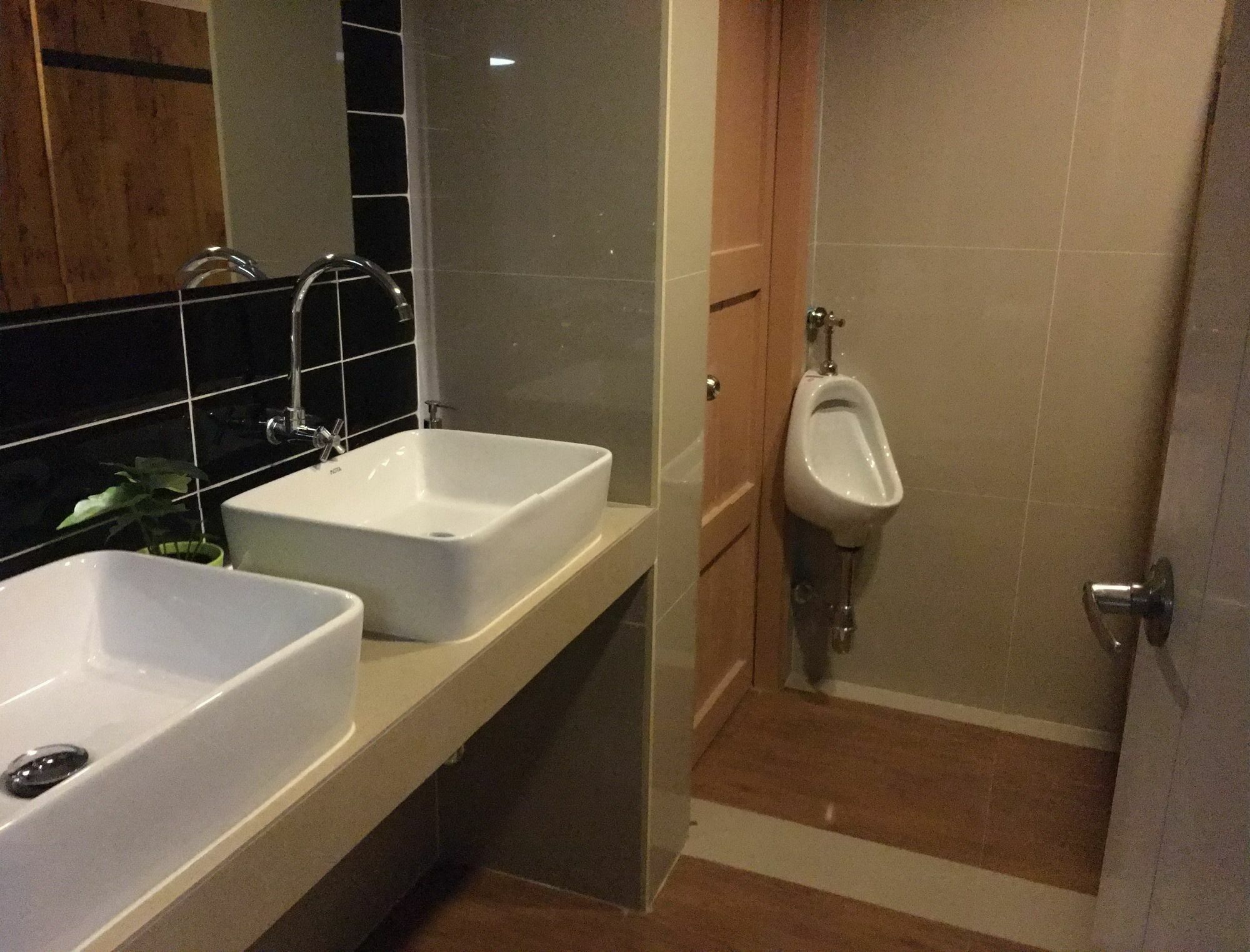 Siam Host Ratchada - Mrt Ladprao Hostel Bangkok Luaran gambar